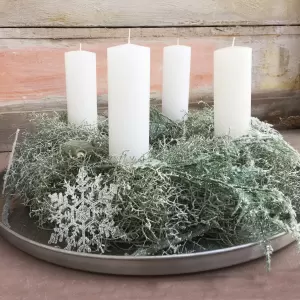 Adventskränze und Gestecke